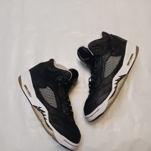 Jordan 5 Retro Oreo 2021. Size 5Y or  6.5 Wmns